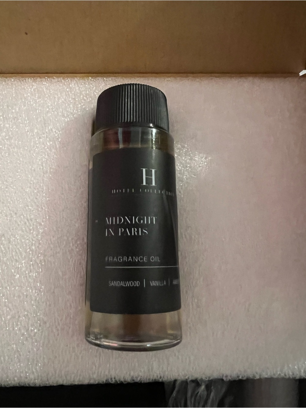 Studio Scent Hotel Collection Diffuser New in Box - Picture 3 of 3